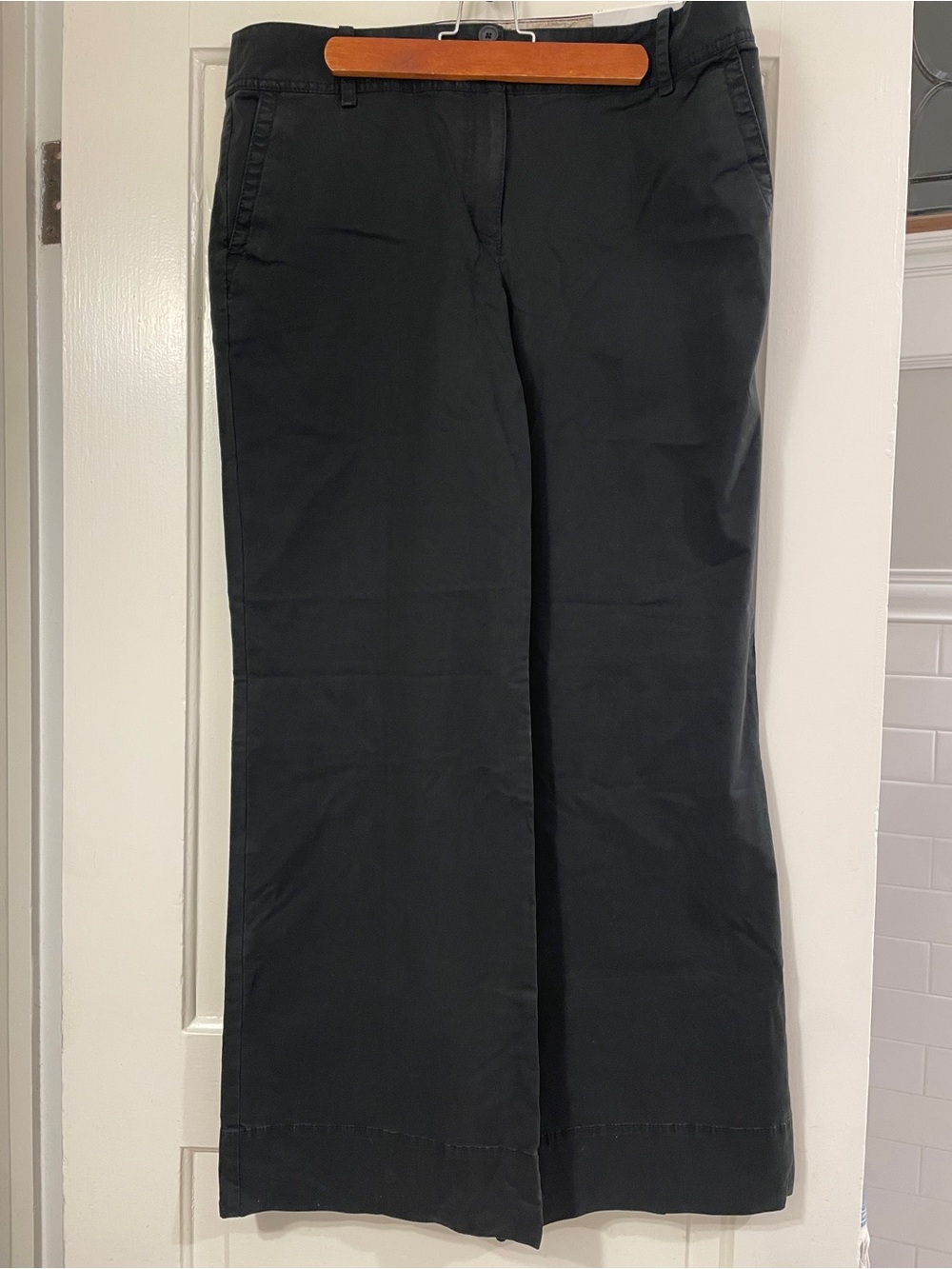 Black Women’s Wide-Leg Chinos